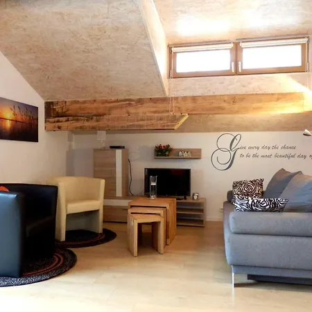 Penthouse With Mountain Views And Sauna Διαμέρισμα Hermagor-Pressegger See